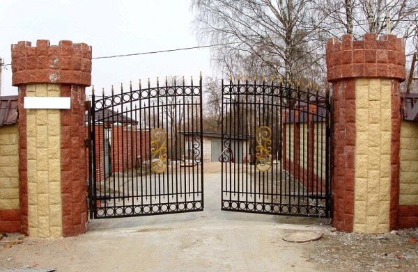 Заказать монтаж распашных ворот в Минске